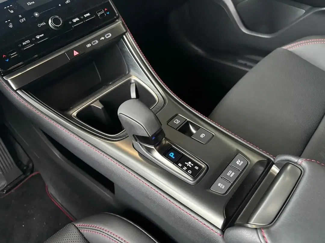 Lexus LBX - Thumbnail 13