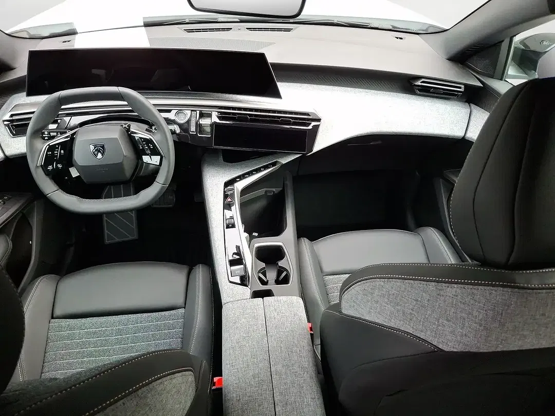 Peugeot 5008 - Thumbnail 8