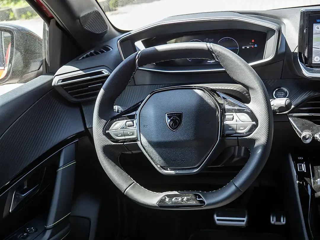 Peugeot 208 - Thumbnail 10
