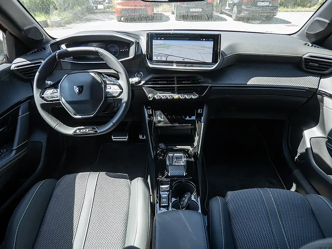 Peugeot 208 - Thumbnail 9