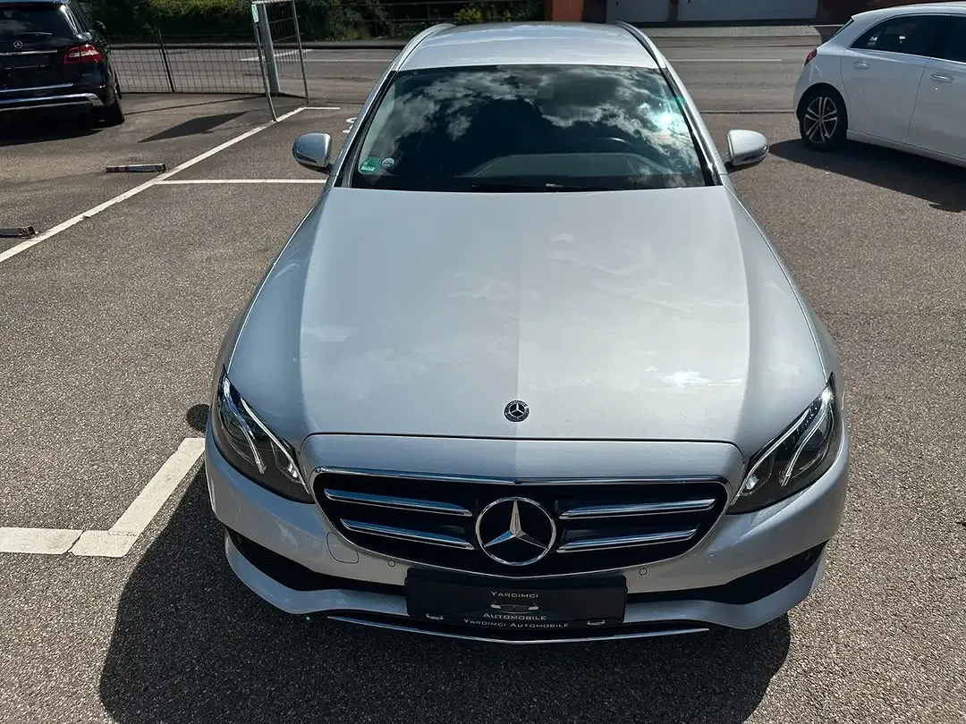 Mercedes-Benz E 200 - Thumbnail 5