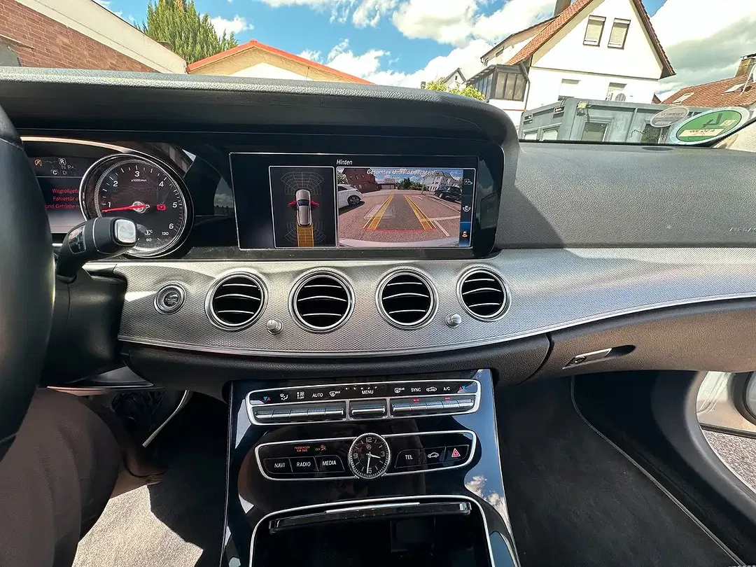 Mercedes-Benz E 200 - Thumbnail 7