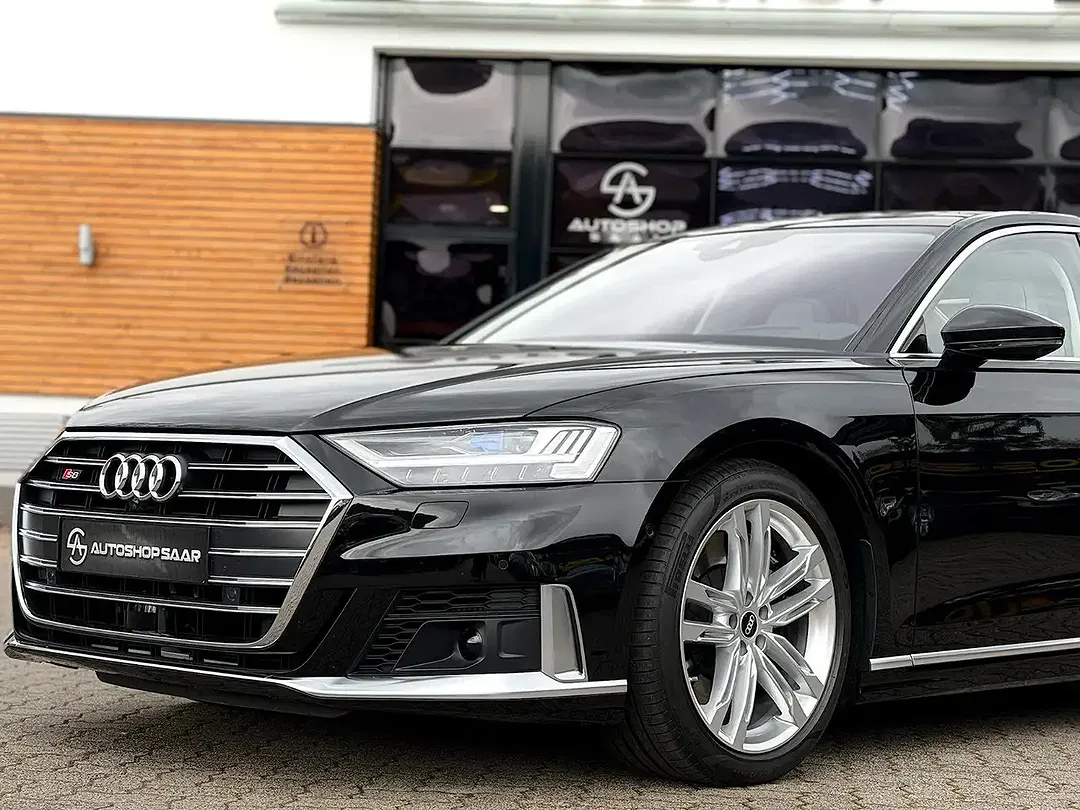 Audi S8 - Thumbnail 3