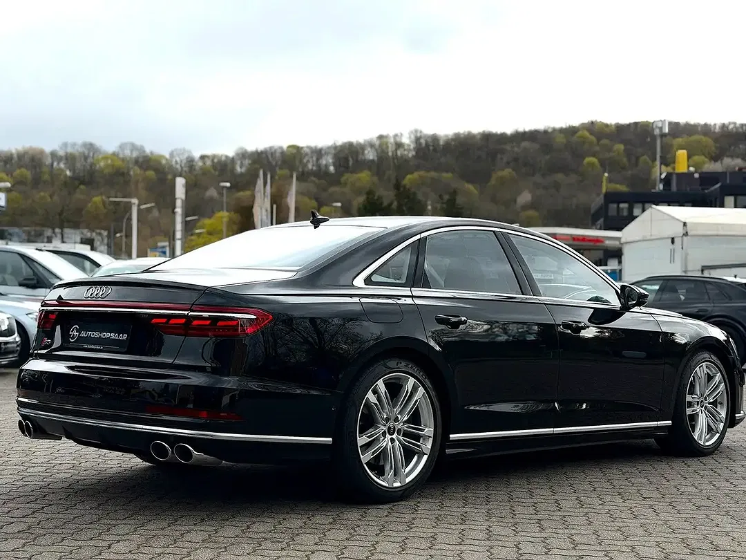 Audi S8 - Thumbnail 4