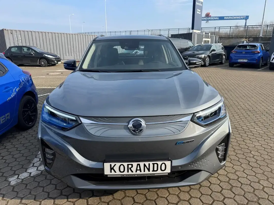 KGM Korando - Thumbnail 3