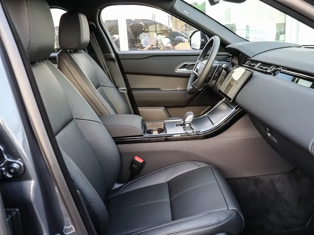 Land Rover Range Rover Velar - Thumbnail 3