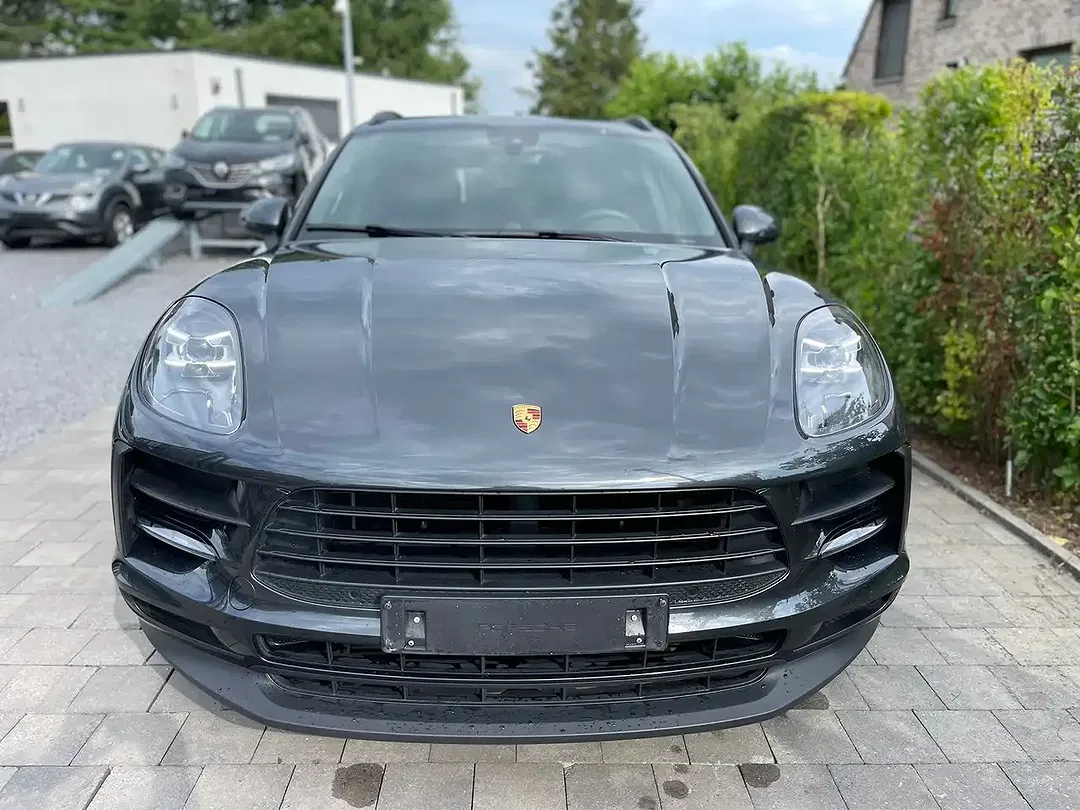 Porsche Macan - Thumbnail 2