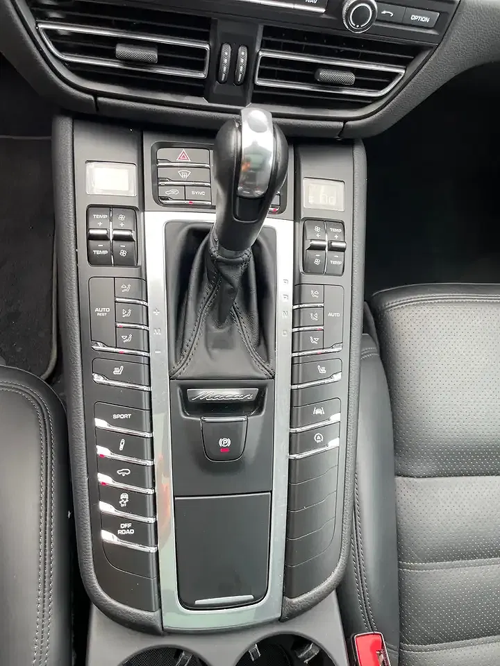 Porsche Macan - Thumbnail 9