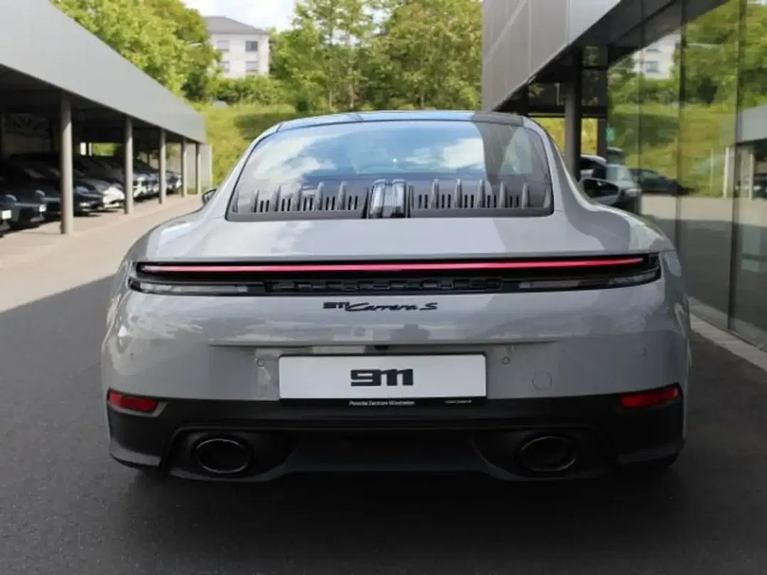 Porsche 992 - Thumbnail 11