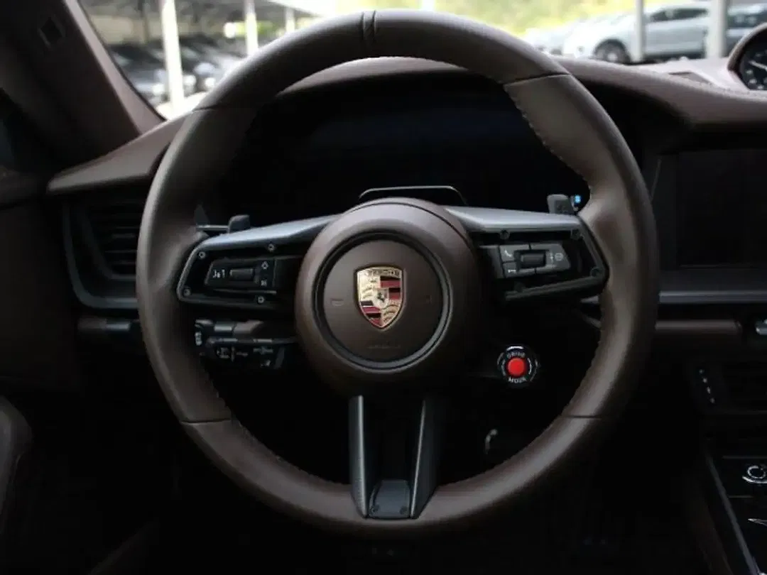Porsche 992 - Thumbnail 5