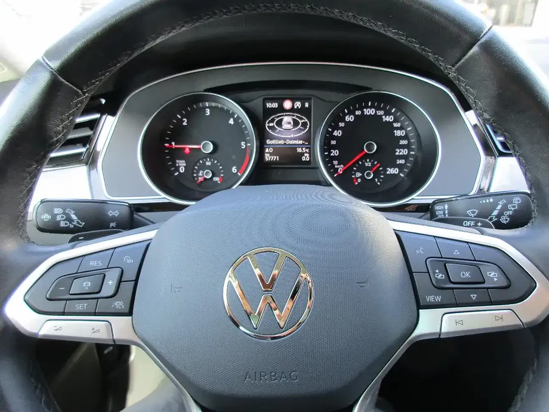 Volkswagen Passat Variant - Thumbnail 10