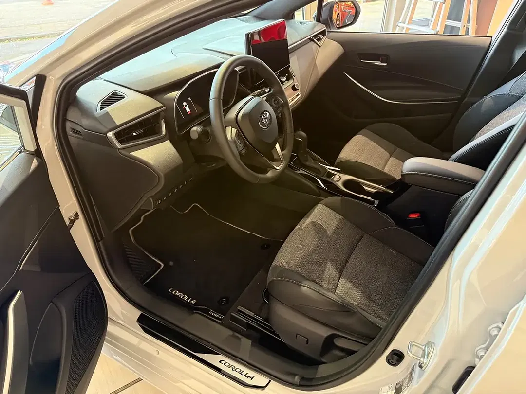 Toyota Corolla - Thumbnail 9