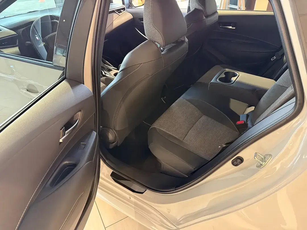 Toyota Corolla - Thumbnail 10