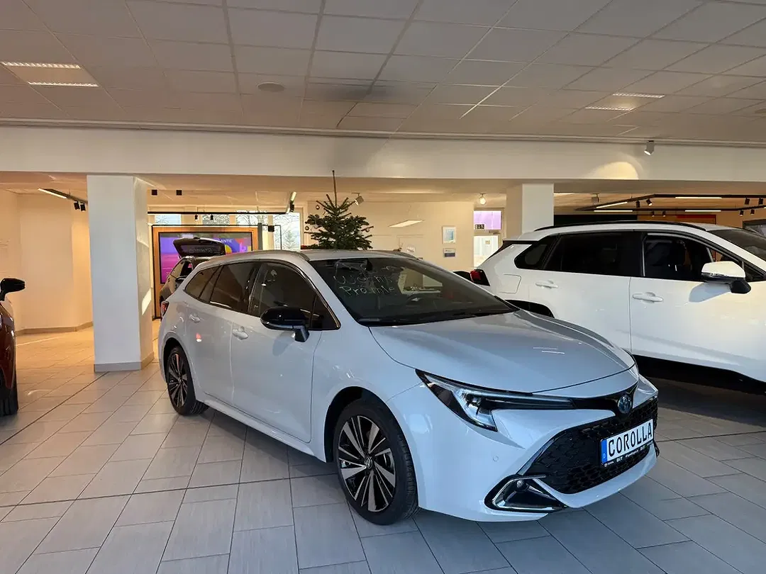 Toyota Corolla - Thumbnail 6