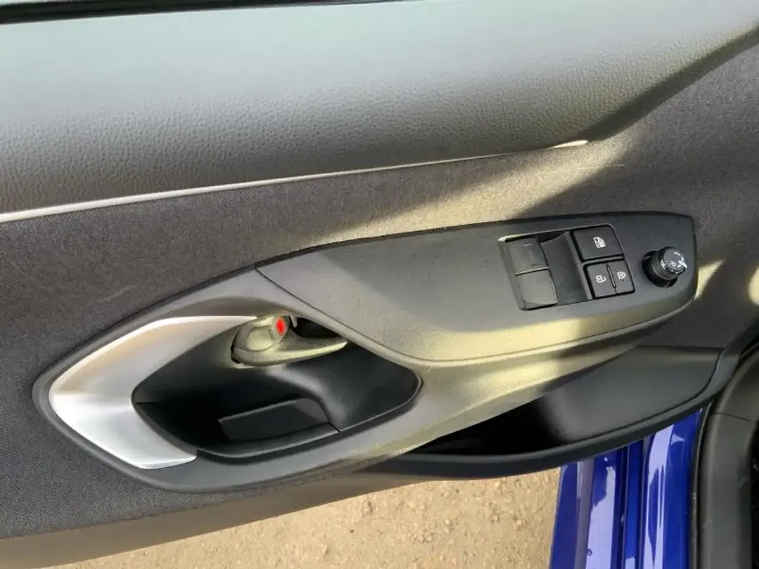 Toyota Yaris - Thumbnail 11