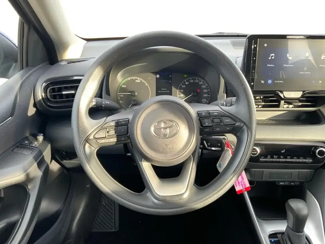Toyota Yaris - Thumbnail 13