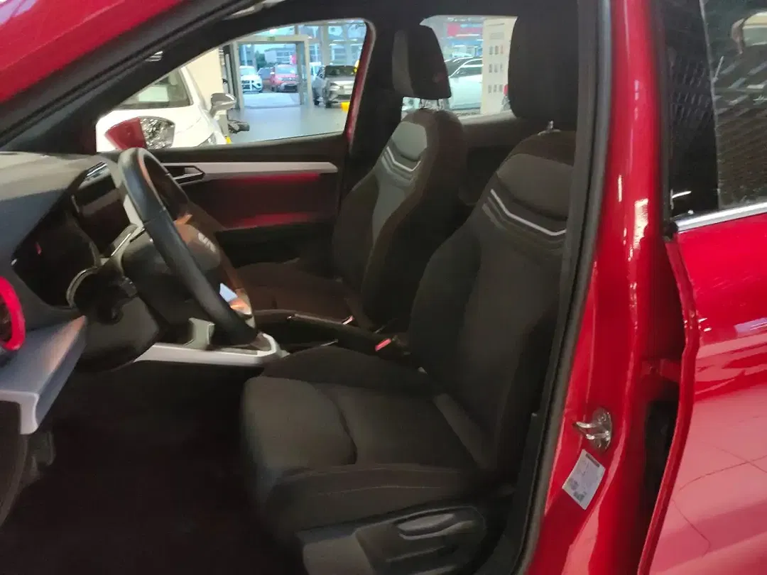 SEAT Arona - Thumbnail 11