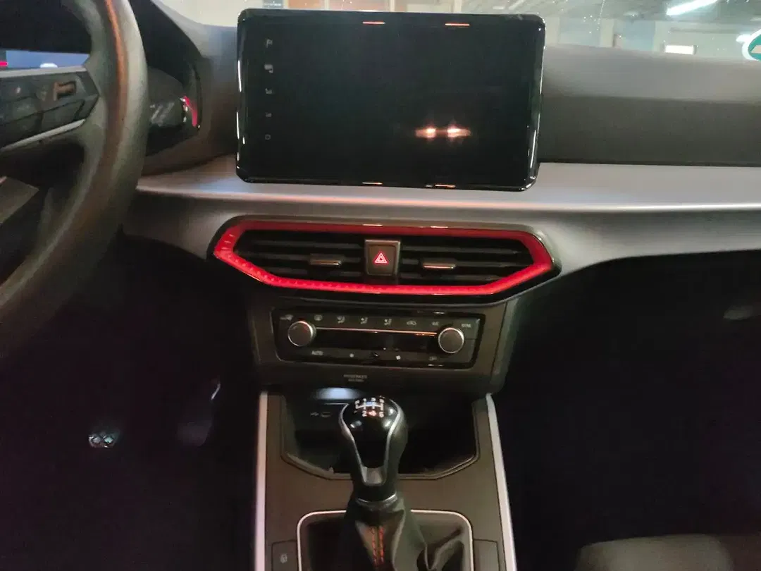 SEAT Arona - Thumbnail 14