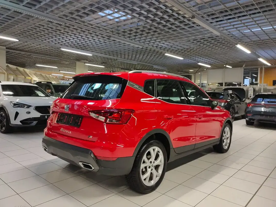 SEAT Arona - Thumbnail 4