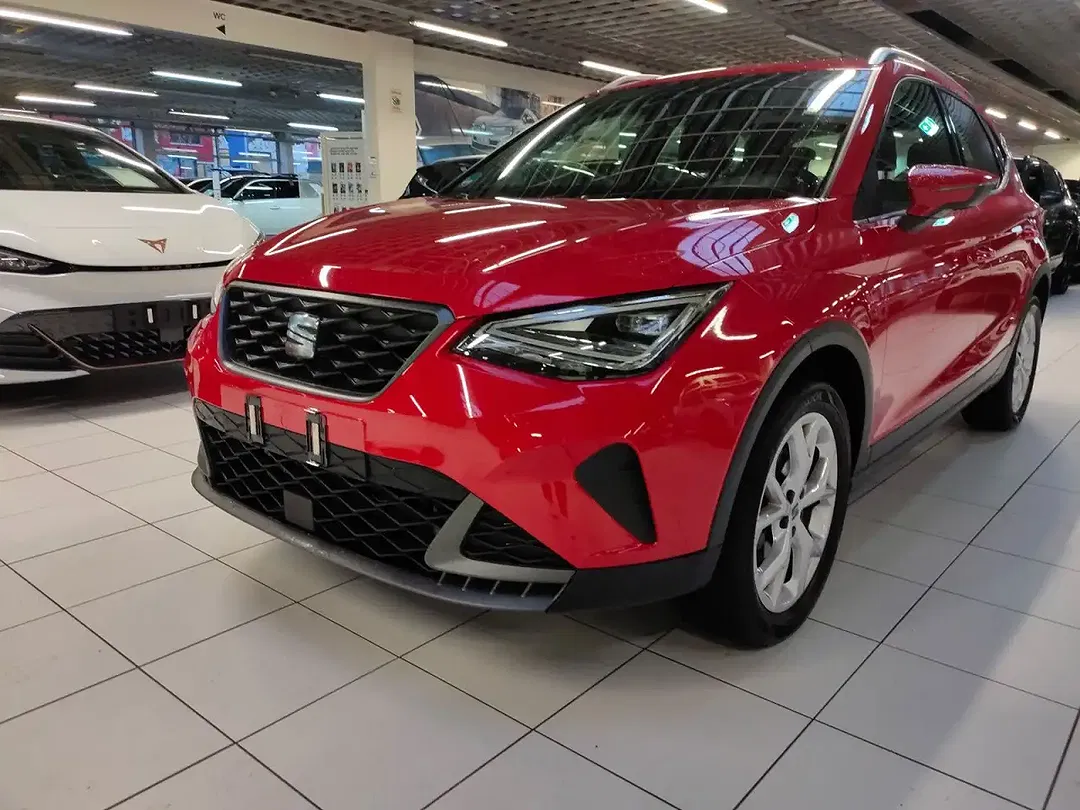SEAT Arona - Thumbnail 8