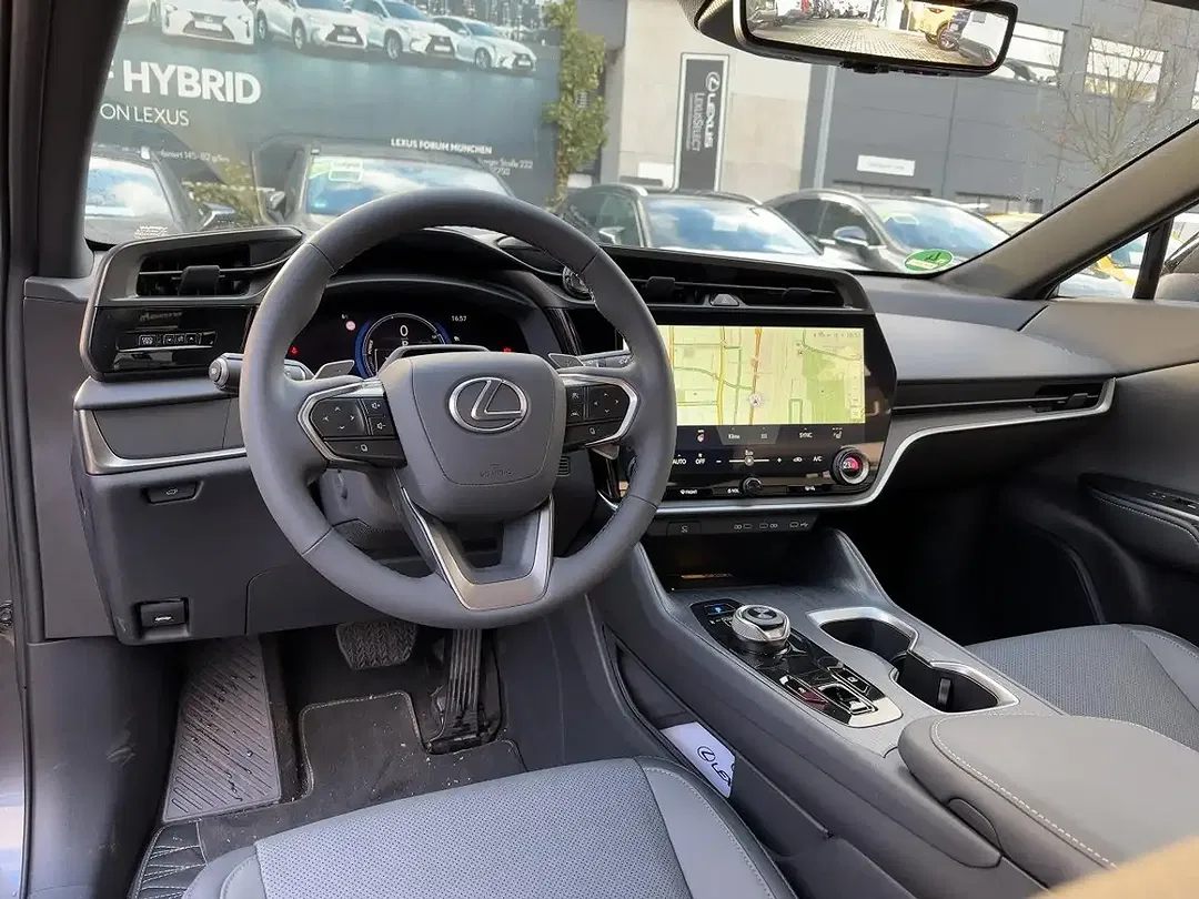 Lexus RZ - Thumbnail 10