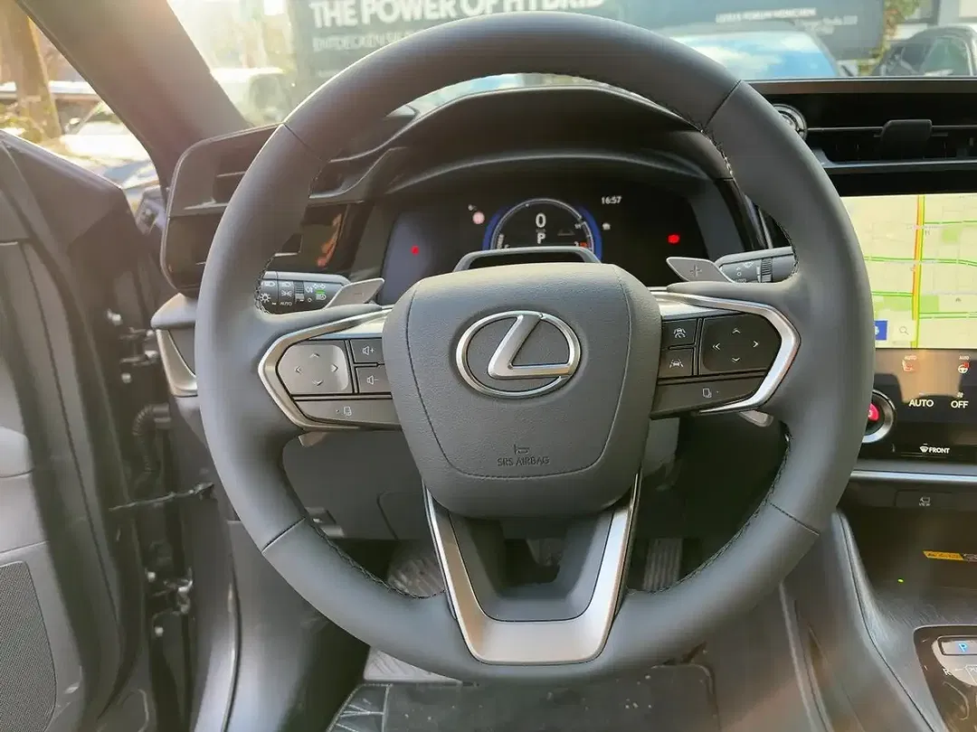 Lexus RZ - Thumbnail 11