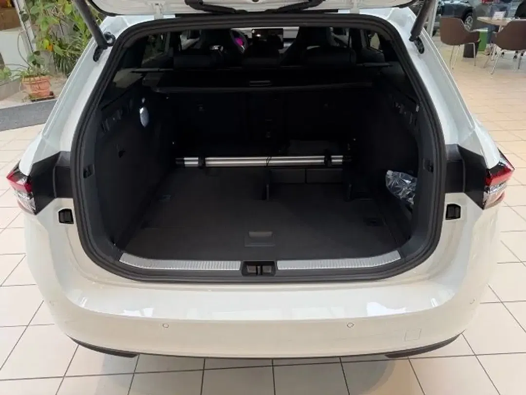 Skoda Superb - Thumbnail 10