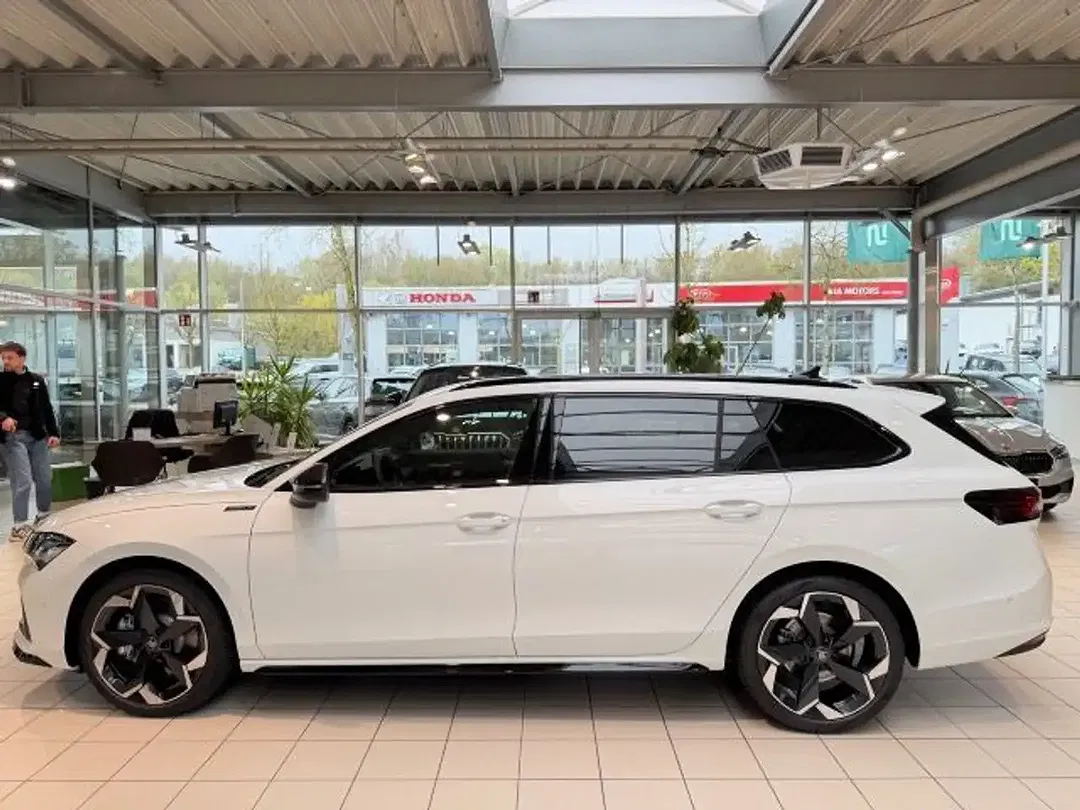 Skoda Superb - Thumbnail 12