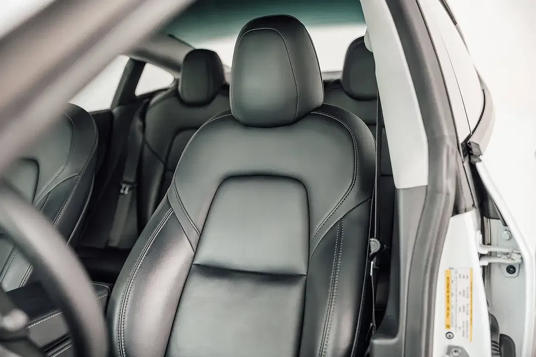 Tesla Model 3 - Thumbnail 14