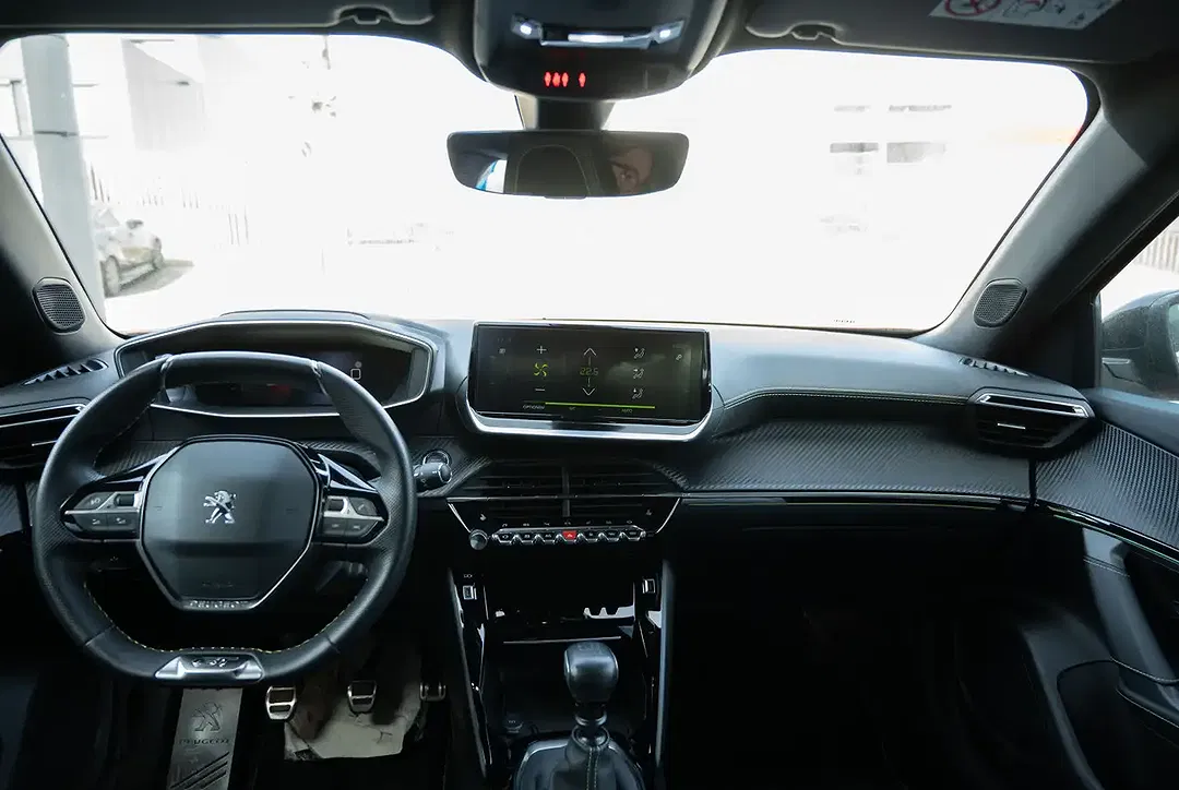 Peugeot 2008 - Thumbnail 5