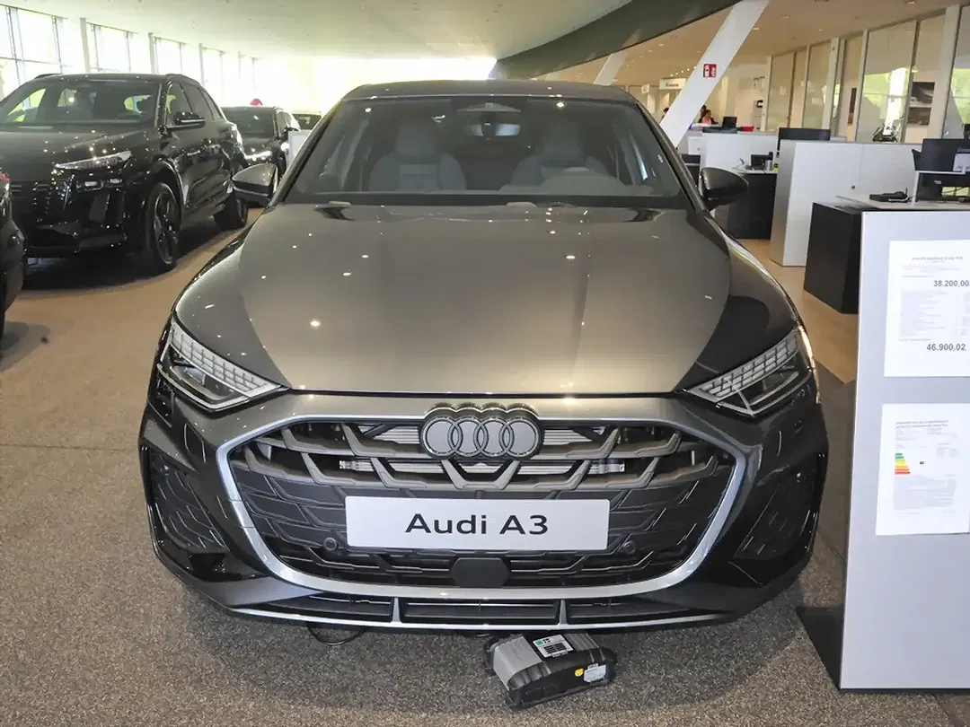 Audi A6 - Thumbnail 2