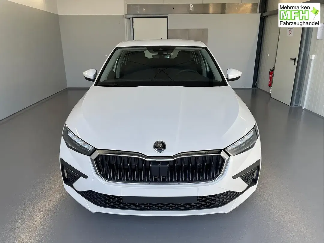 Skoda Scala - Thumbnail 2