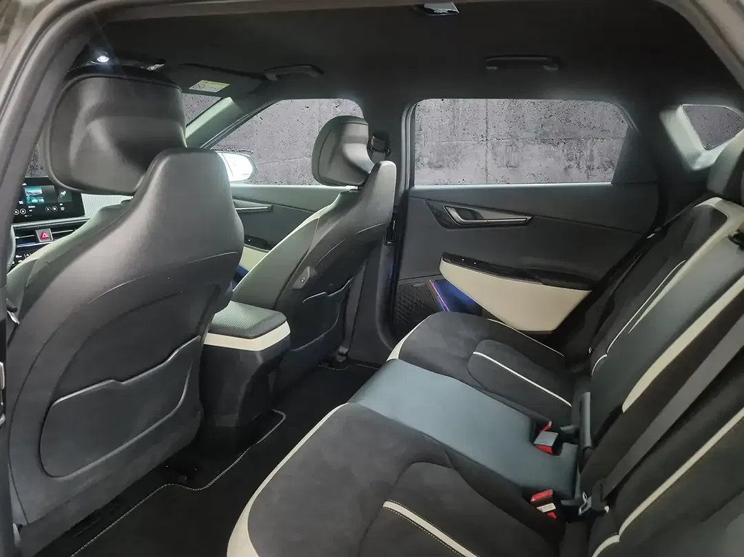 Kia EV6 - Thumbnail 13