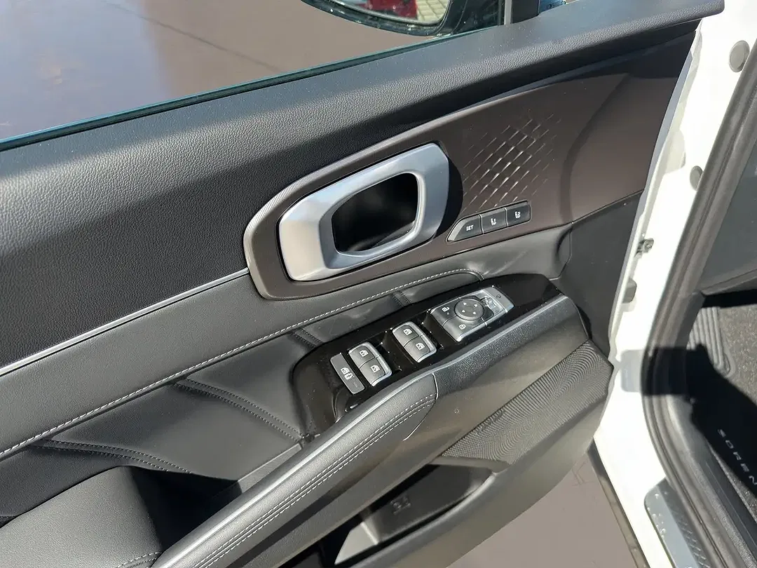 Kia Sorento - Thumbnail 13