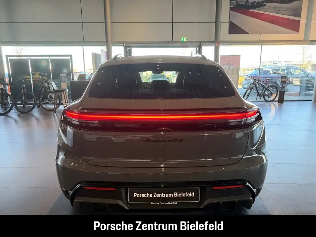 Porsche Macan - Thumbnail 5