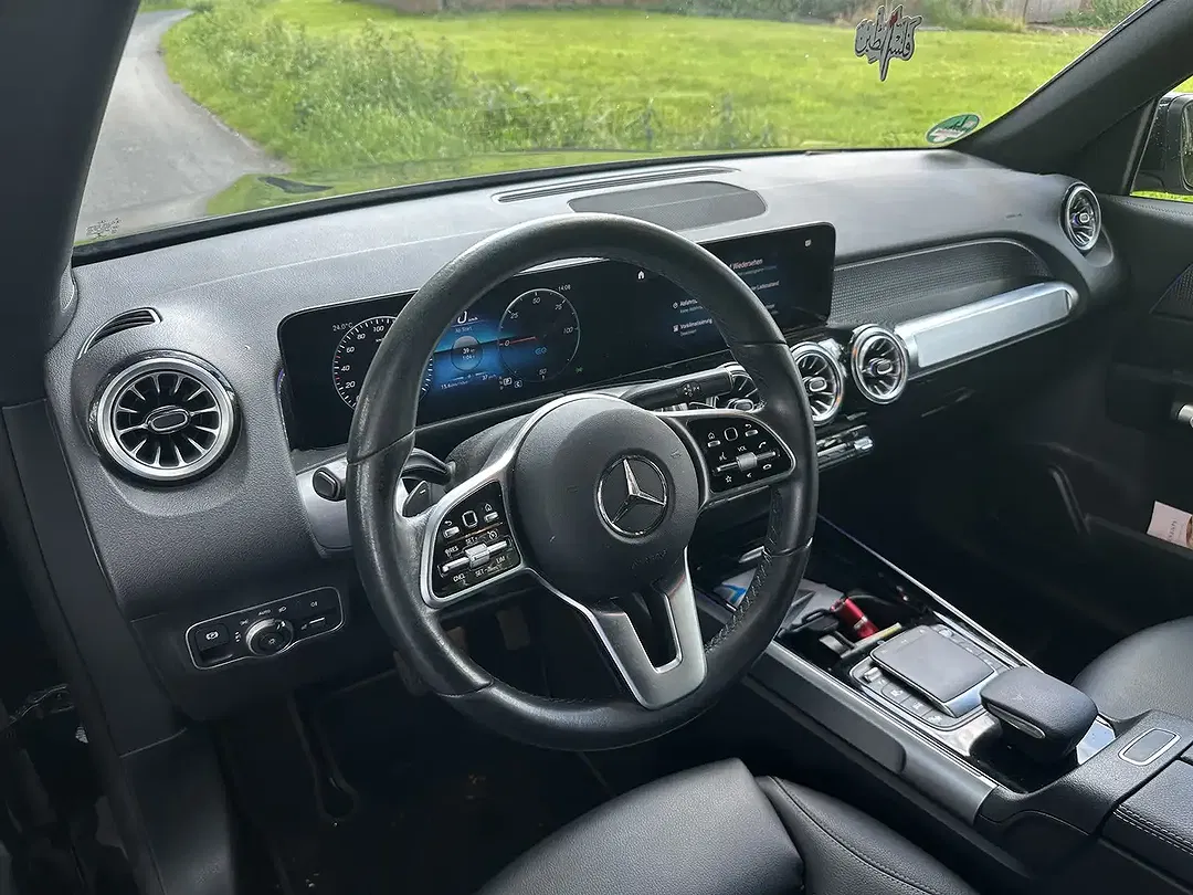 Mercedes-Benz EQB 300 - Thumbnail 12