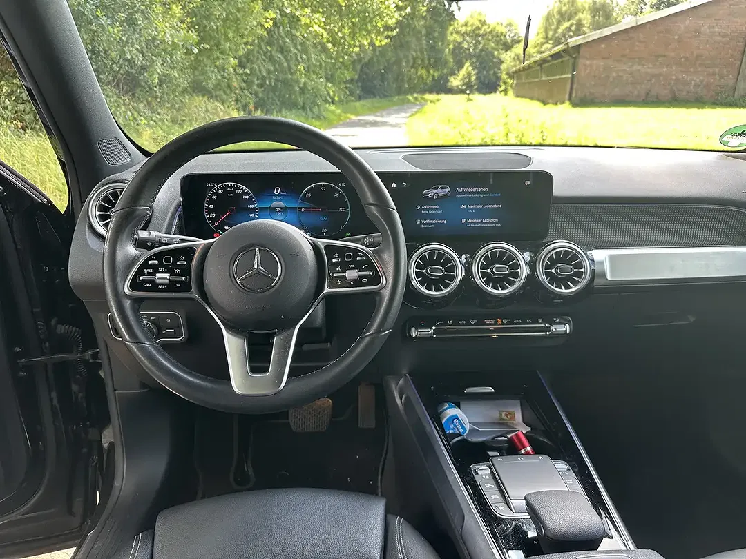 Mercedes-Benz EQB 300 - Thumbnail 8