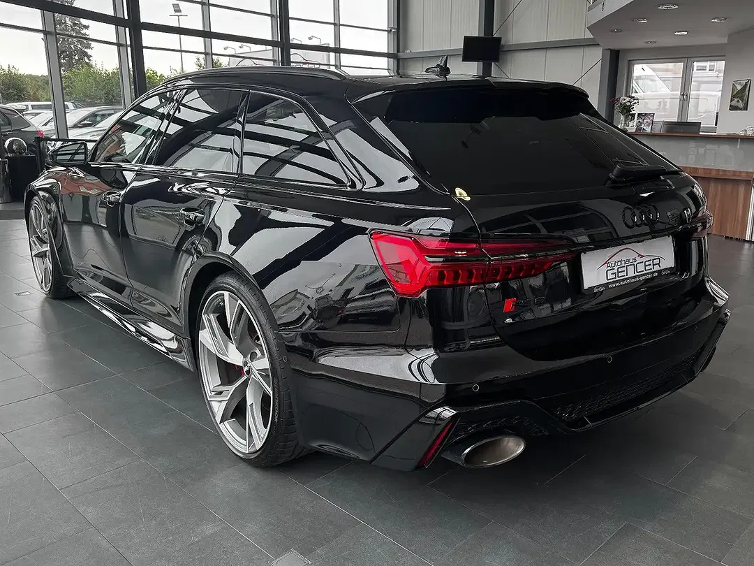 Audi RS6 - Thumbnail 4