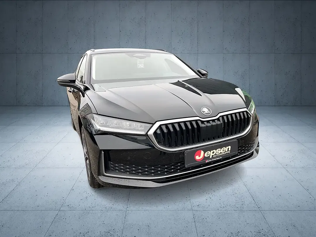 Skoda Superb - Thumbnail 8