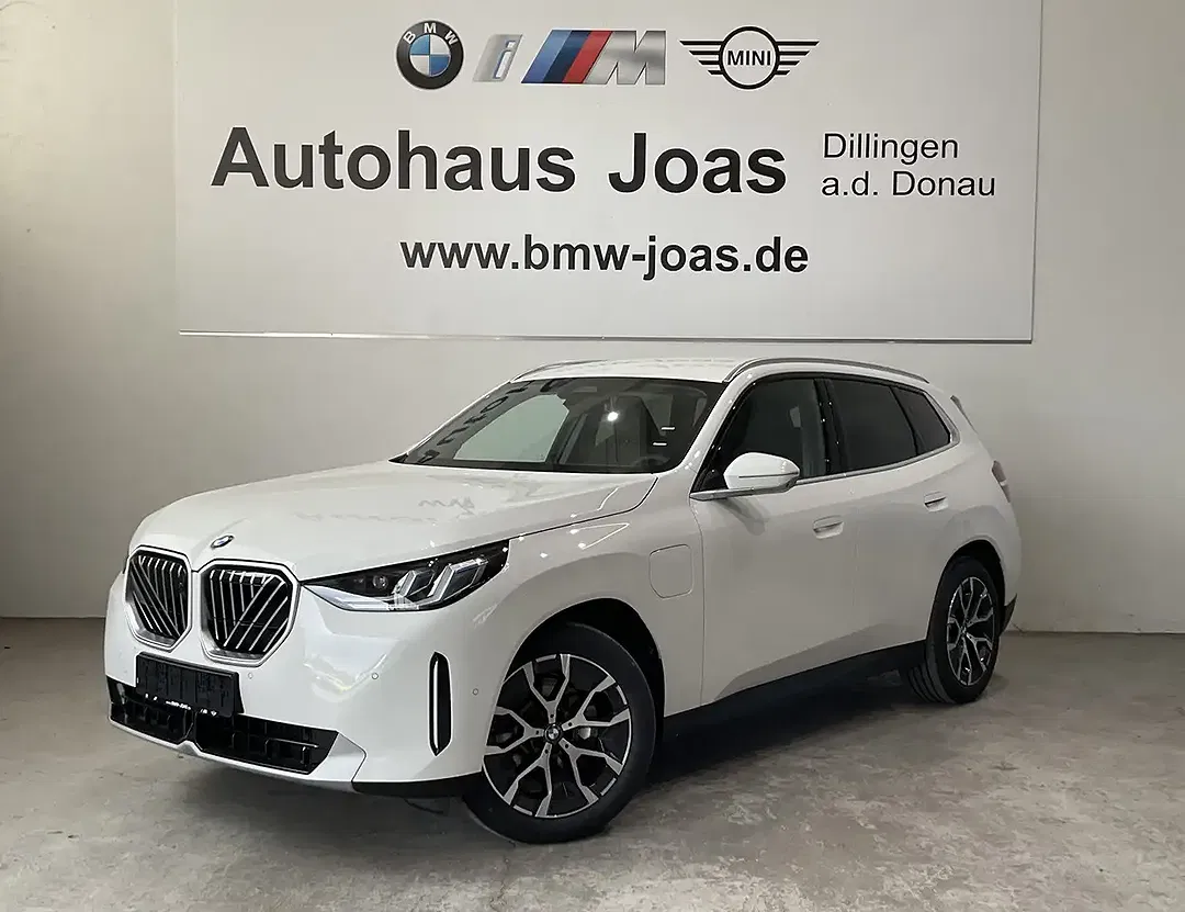 BMW X3 - Thumbnail 1