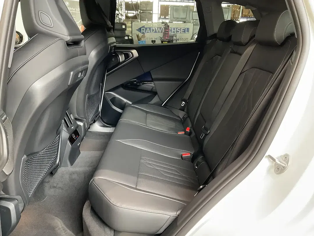 BMW X3 - Thumbnail 9
