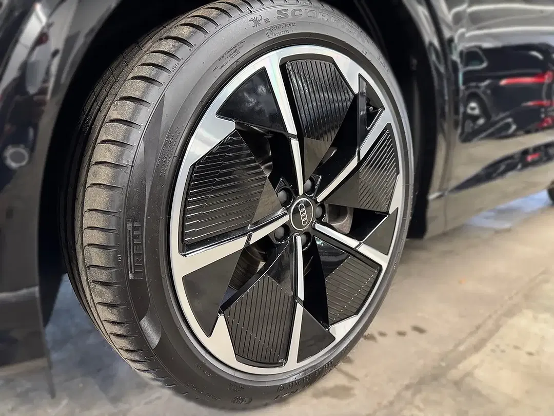 Audi Q4 e-tron - Thumbnail 6