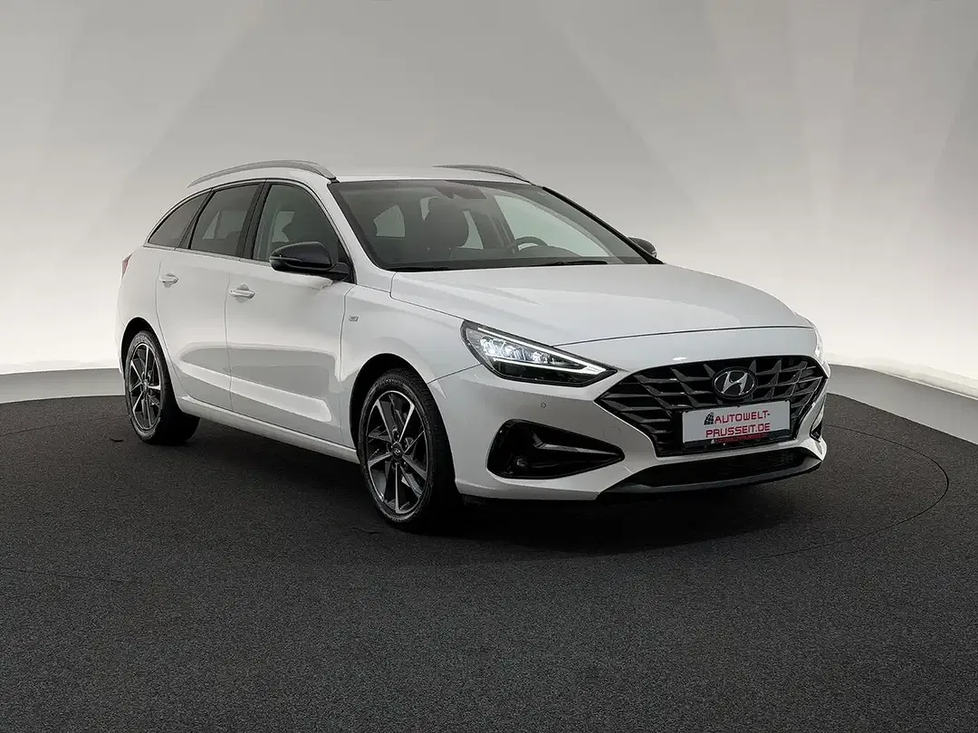 Hyundai i30 - Thumbnail 1