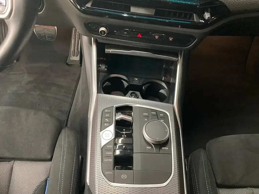 BMW 330 - Thumbnail 12