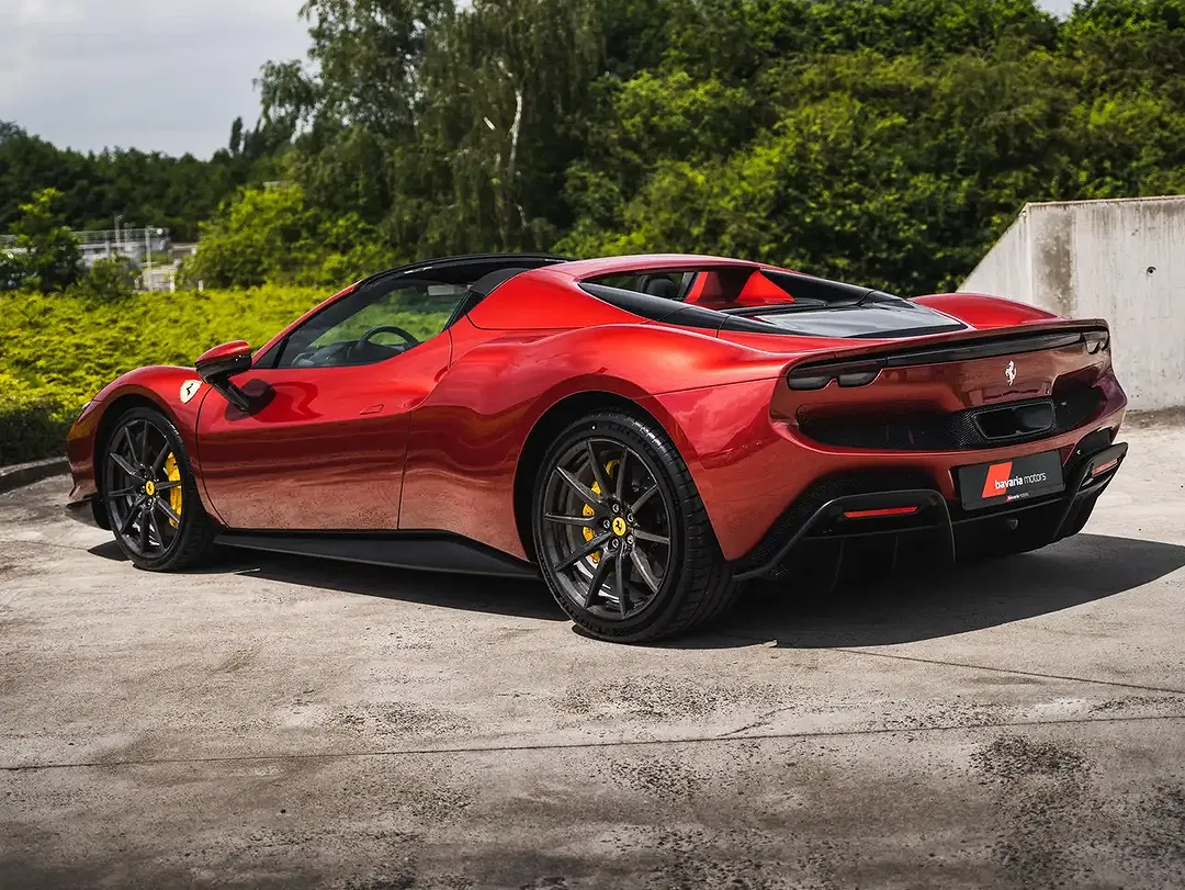 Ferrari 296 GTS - Thumbnail 11
