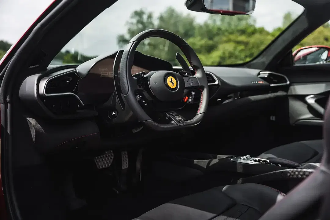 Ferrari 296 GTS - Thumbnail 13