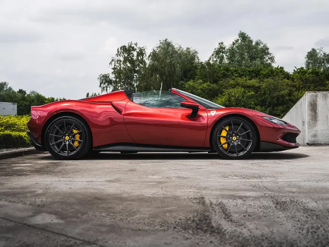 Ferrari 296 GTS - Thumbnail 7