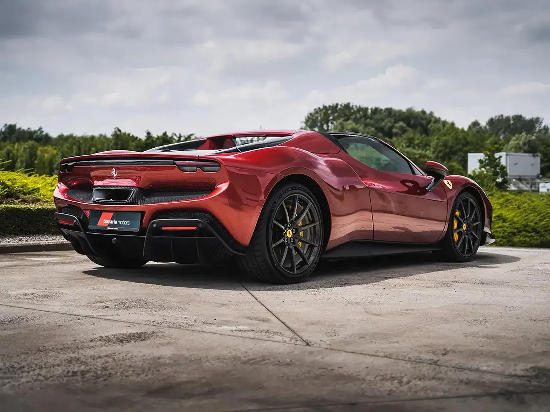Ferrari 296 GTS - Thumbnail 8
