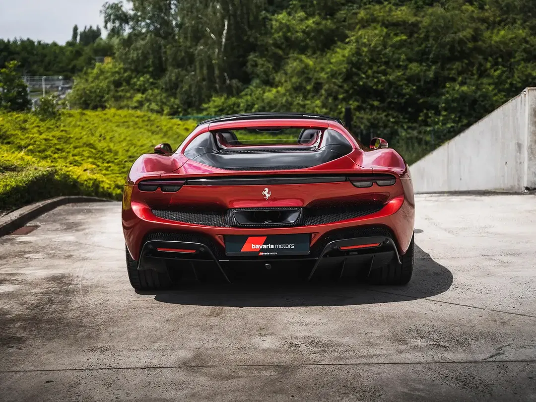 Ferrari 296 GTS - Thumbnail 9