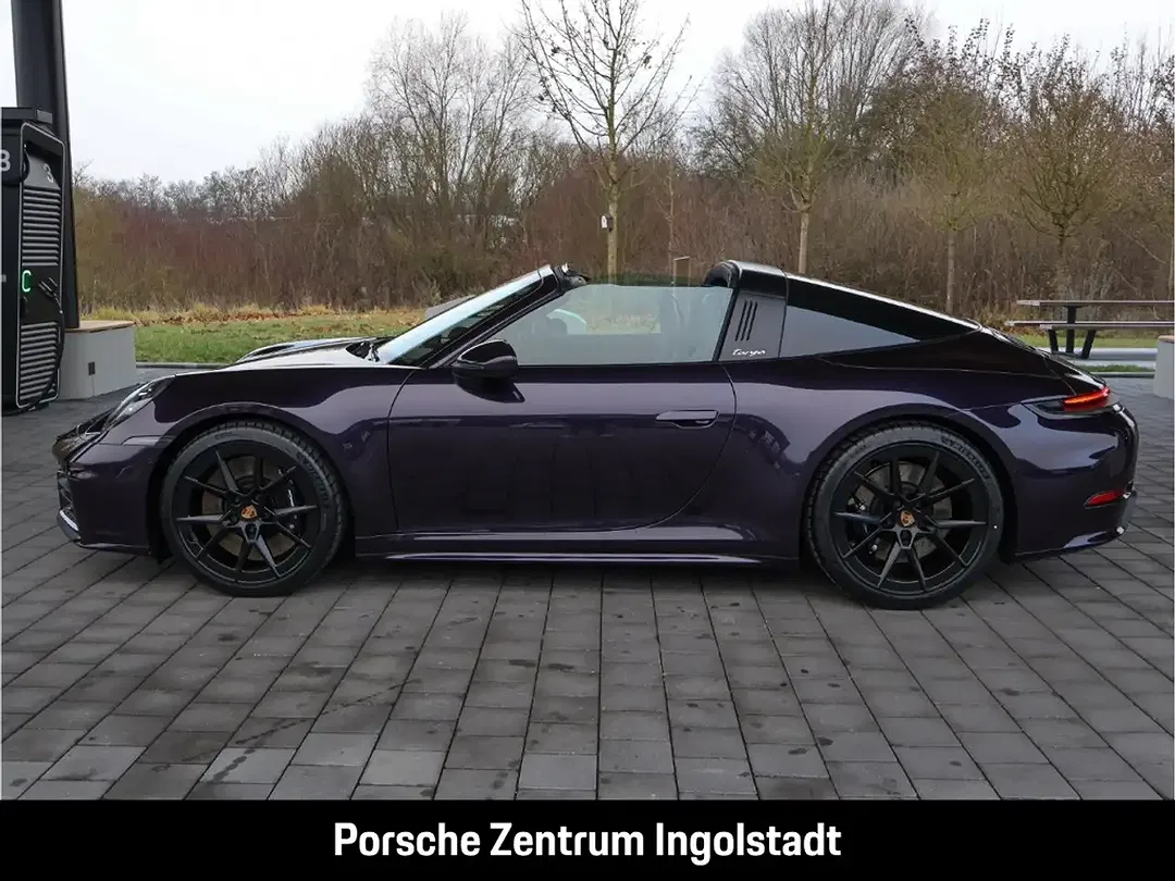 Porsche 992 - Thumbnail 2